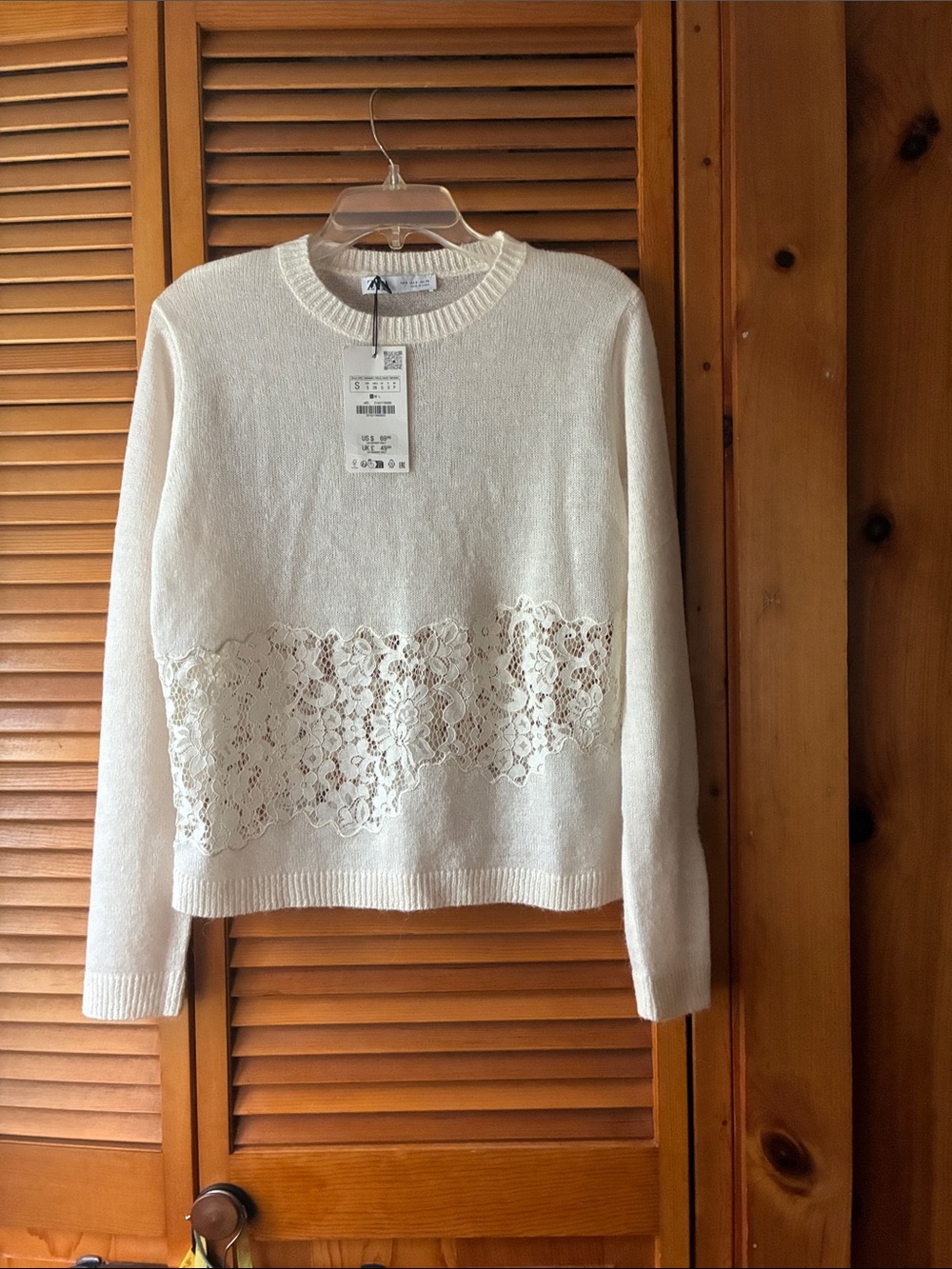 Zara  white Crewneck Sweater with Lace Waist Panel length 23”pit to pit 19”